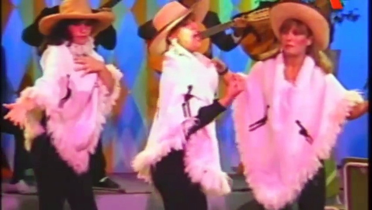 Lo mejor de Risas y Salsa sketch  La familia defectos con Silvia Bardales, Karen America y Patrica Alquinta 04.06.2019