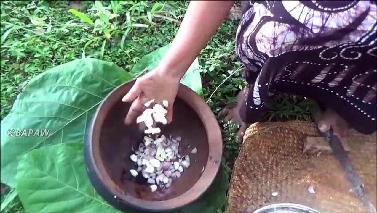Santé Alimentaire du Village  Cuisine Racines de Taro Curry dans mon Village par ma Maman