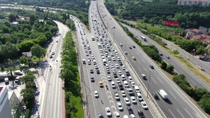 İSTANBUL'DA BAYRAM TRAFİĞİ HAVADAN GÖRÜNTÜLENDİ