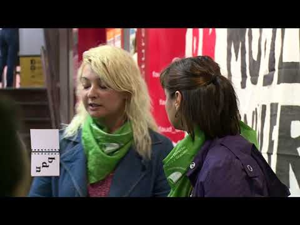 Colecta de fimas de las Mujeres de la UNMdP en apoyo al derecho al aborto legal, seguro y gratuito