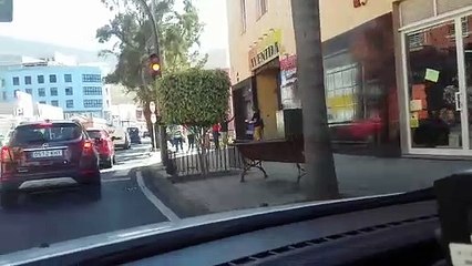 Salida de vía en Icod de los Vinos