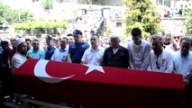 En acı bayram...Balıkesir’de motosiklet kazasında hayatını kaybeden genç polis memuru toprağa verildi