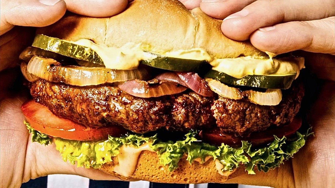 The Impossible Meatless Veggie Burger ...Meat Eaters Can't Tell The Difference