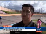 Jóvenes ciclistas se entrenan en el velódromo de Tulcán -Teleamazonas