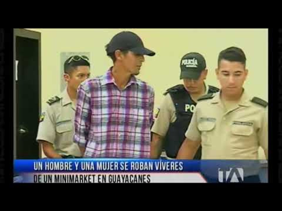 Un hombre y una mujer roban víveres en un minimarket