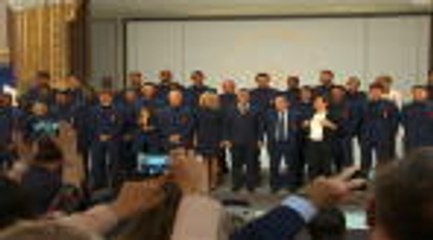 Bleus - Fraîchement décorée, l'équipe de France pose avec le président Macron dans l'Élysée