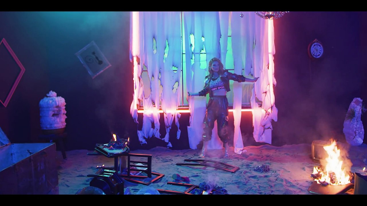 Ellie White - Scrum (Official Video)