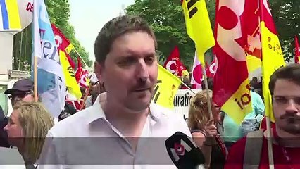 A Paris, plusieurs milliers de cheminots dans la rue