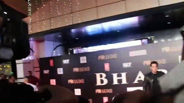 Salman Khan,Katrina Kaif, Tiger Shroff, Disha Patani, Kriti Sanon, Janhvi Kapoor,Tabu at Bharat Premier-PART 2