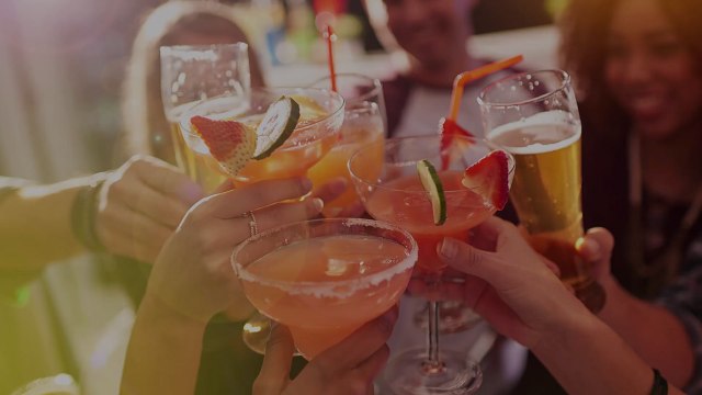 Eight Different Alcoholic Drinks, Ranked By Calories, Sugars and Carbs