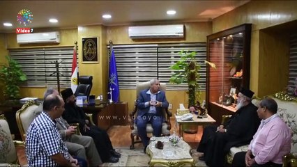 أسقف أسوان وقساوسة الكنيسة يقدمون التهنئة للمحافظ بمناسبة العيد