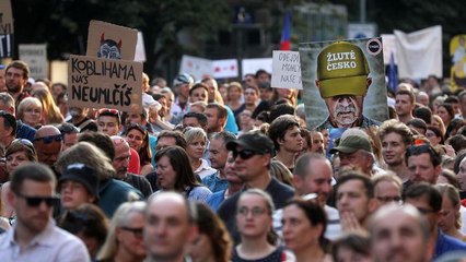 Μαζική διαδήλωση στην Πράγα με αίτημα την παραίτηση Μπάμπις