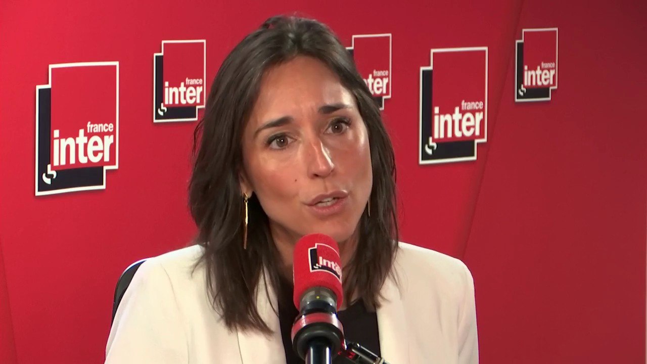 Brune Poirson, secrétaire d'État auprès du ministre de la Transition écologique : "Il faut réduire la quantité de plastique que nous utilisons (...) et il faut encourager le réemploi, cela fera partie des missions des entreprises éco-organismes".