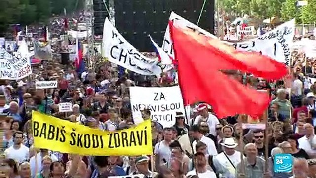 Massive demonstrations in Prague to demand the resignation of Czech Prime Minister Andrej Babiš.