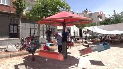 Türk ve Suriyeli çocuklar gönüllerince eğleniyor