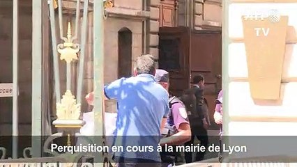 Collomb visé par une enquête: perquisitions en cours