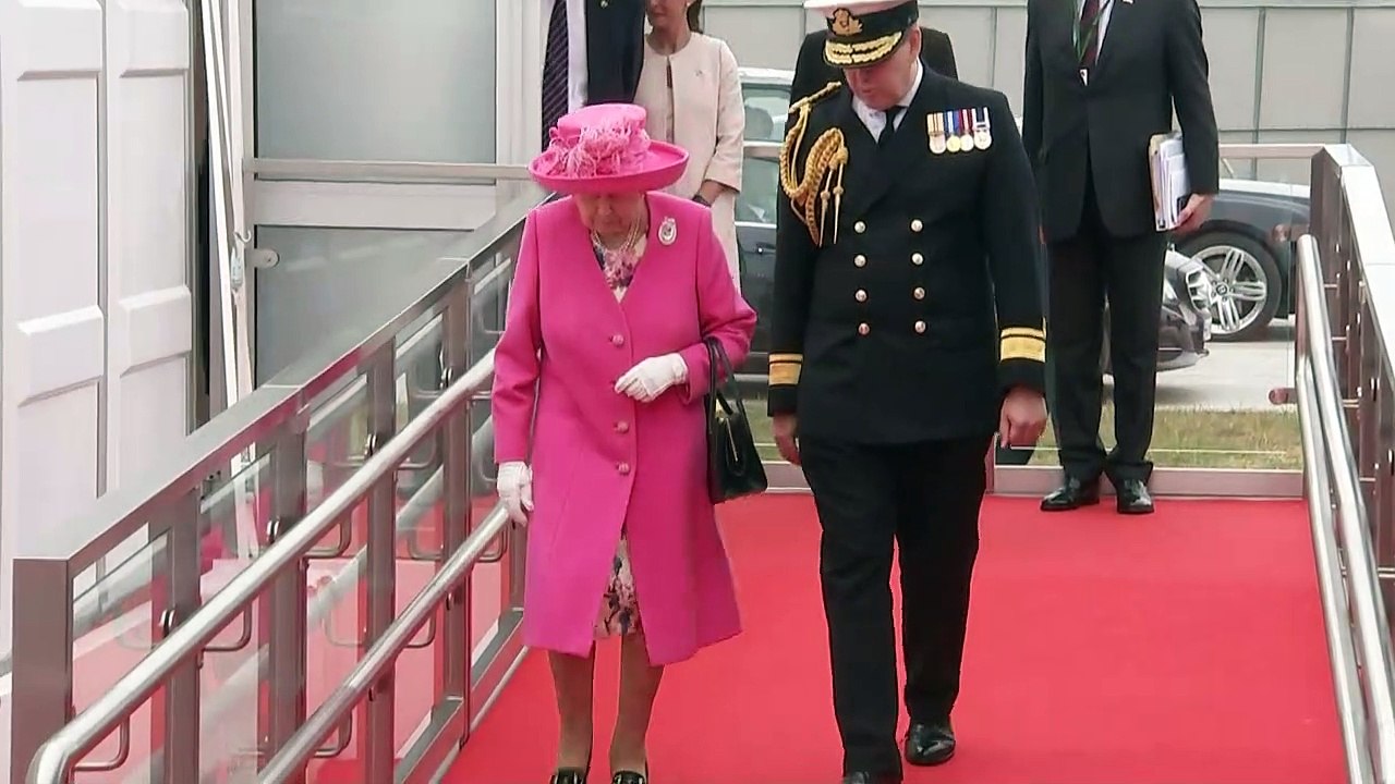 The Queen bids farewell to President Trump