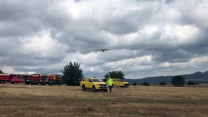 Une démonstration combinée aéro-terrestre de lutte contre les incendies et les feux de forêt