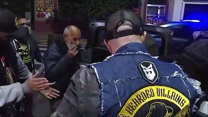 Barbas y rock & roll: los “villanos” que ayudan a los pobres en Argentina