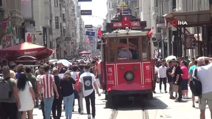 Taksim'de bayram yoğunluğu