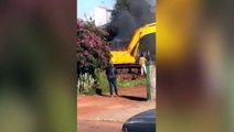 Vídeo mostra máquina pegando fogo em Cascavel