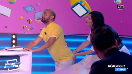 Quand Géraldine Maillet touche le fessier de Cyril Hanouna