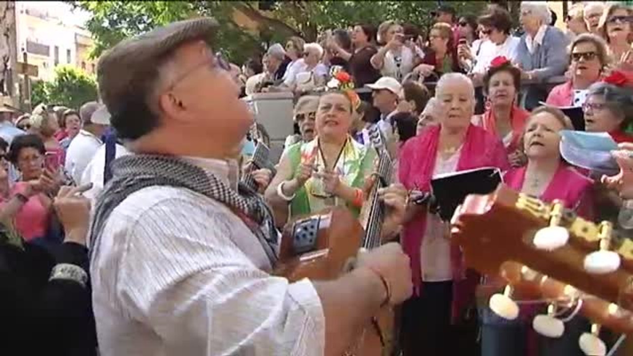 Triana y La Macarena marcan el camino hacia el Rocío