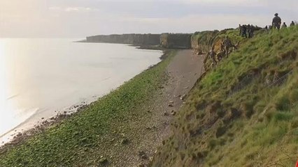 D-Day-Gedenken: US-Soldaten landen in der Normandie