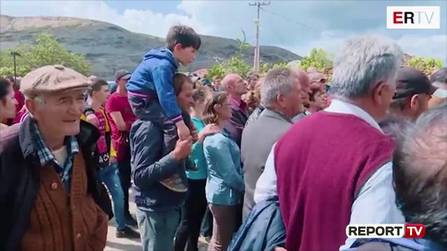 Rama gjatë takimit me banorët në Floq: Ju të PD-së edhe kur e kuptoni që ja fusni kot, nuk vini mend