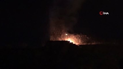Diyarbakır'da tarihi surlarda korkutan yangın