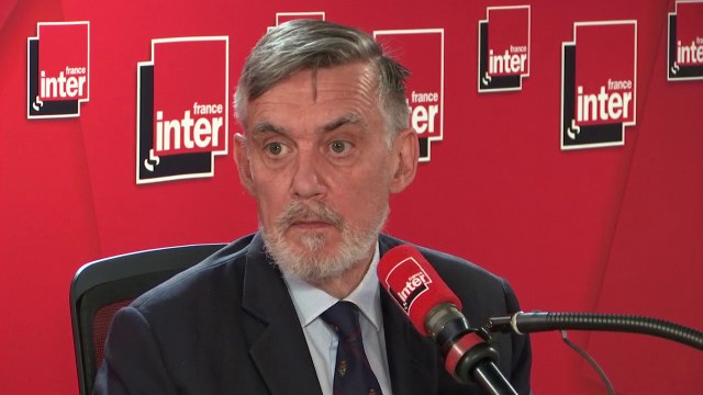 François Sureau : Les résistants pensent deux choses en même temps, que nous avons tendance à séparer : ils pensent tous à la patrie, et aux valeurs démocratiques. Ils les pensent ensemble, pas séparées.