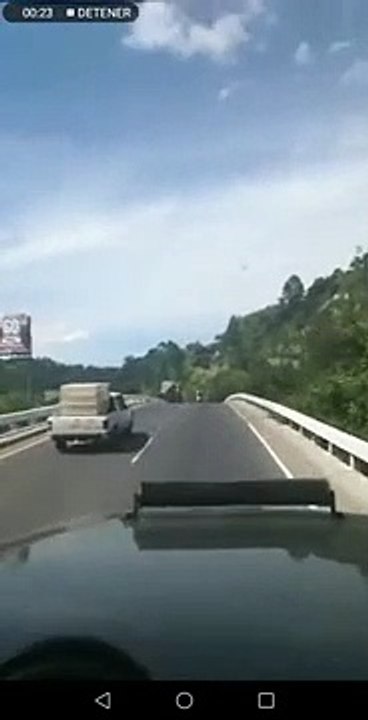 Tráiler graba el momento que causa un terrible accidente
