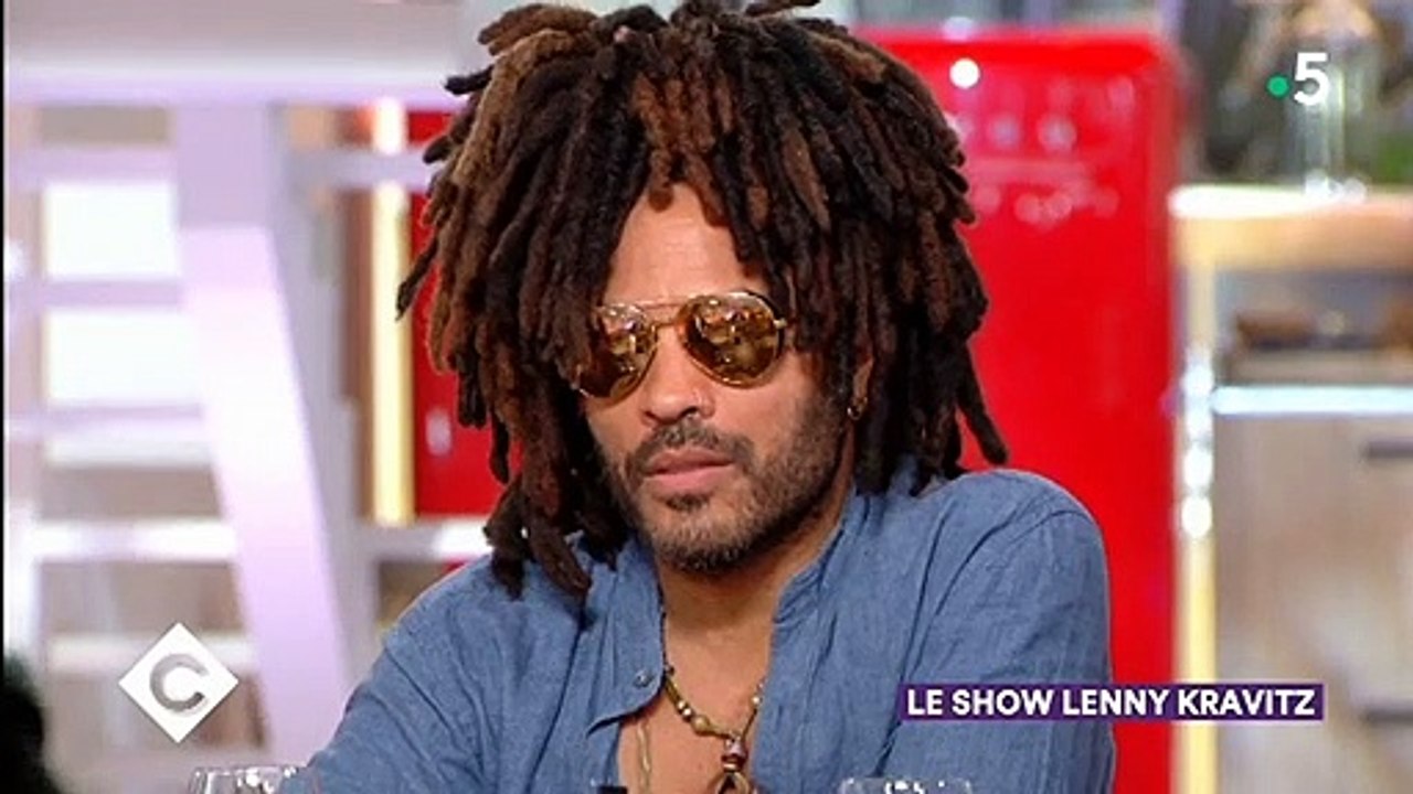 Lenny Kravitz raconte comment il a "bousculé" Emmanuel Macron lors de leur première rencontre - Regardez