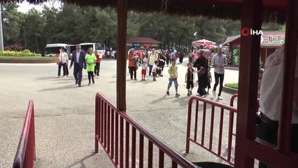 Bayram tatilinde Gaziantep Hayvanat Bahçesi'ne yoğun ilgi