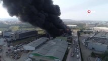 Tekstil fabrikasındaki yangın havadan görüntülendi