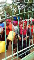 Les femmes de Fria continuent de manifester pour le départ de Gbalen Condé, le préfet.