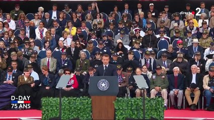 Devant Trump, Emmanuel Macron appelle à ne "jamais cesser de faire vivre l'alliance des peuples libres"