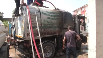 Keçiören'de belediye temizlik aracı alev alev yandı