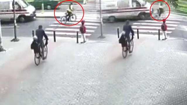 Kulaklıkla müzik dinliyordu, karşıya geçerken ambulans çarptı