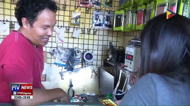 Libreng pag-unlock sa mobile phones, ipinag-utos sa telcos