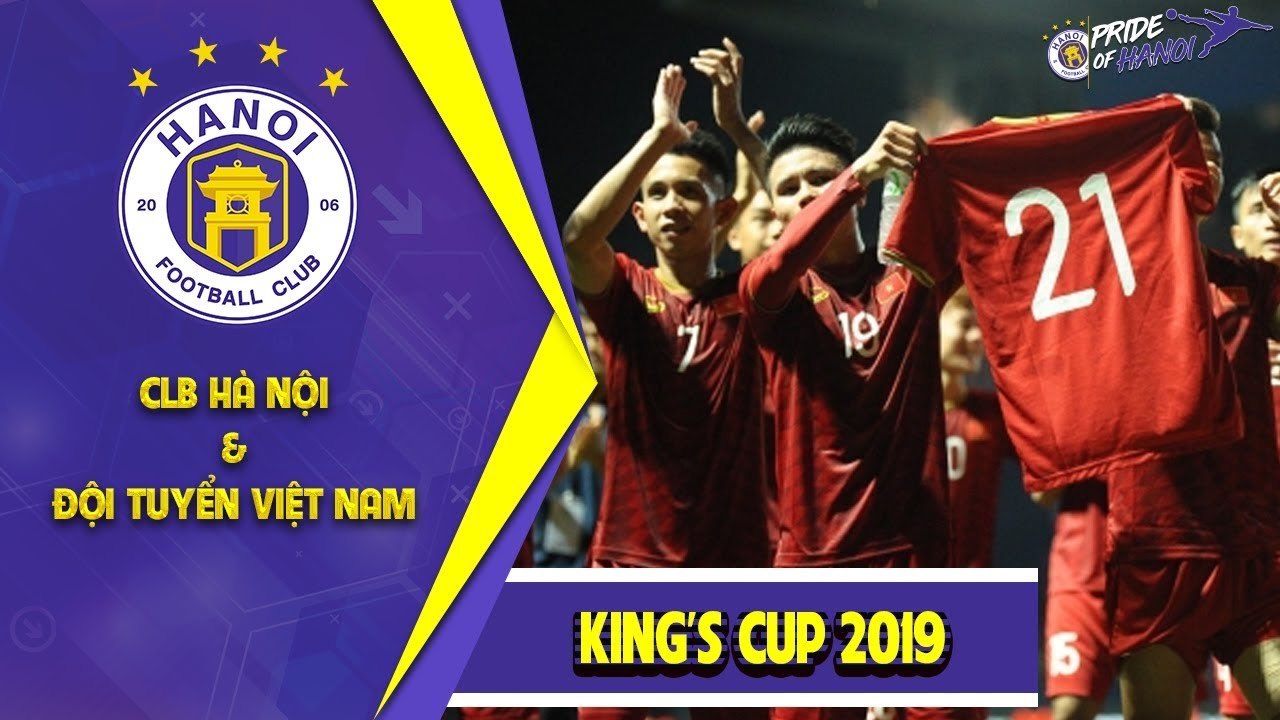 Xúc động Quang Hải cầm áo Đình Trọng khóc, Hùng Dũng tặng vợ chiến thắng trước Thái Lan | HANOI FC