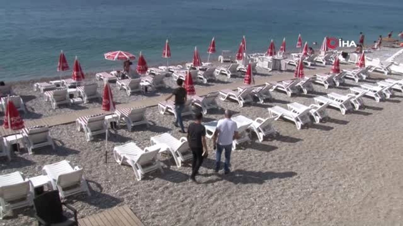 Konyaaltı Sahili'nde şüpheli ölüm