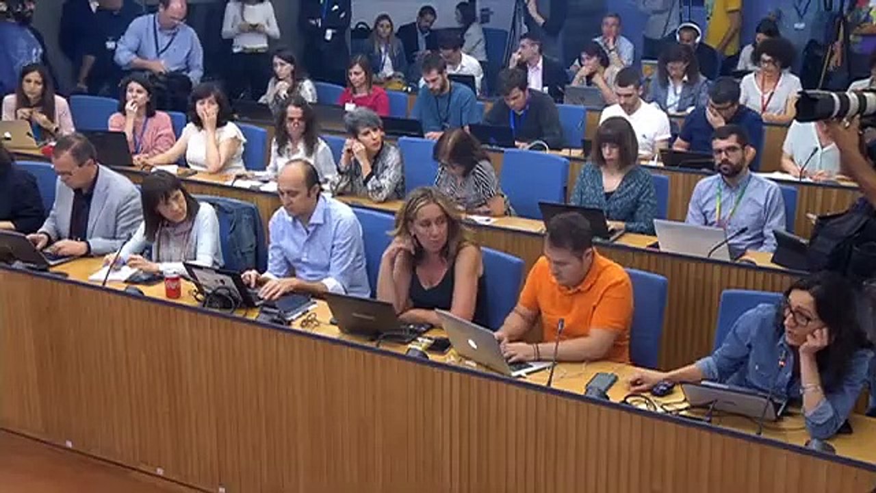 Abascal agradece al Rey el discurso del 3-O y le traslada la lealtad de VOX a la Corona