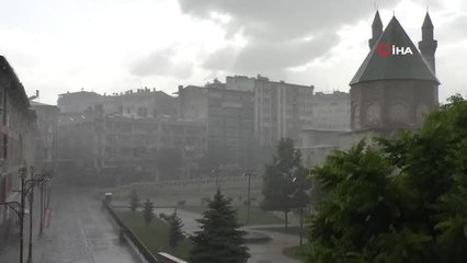 Yıldırımın düşme anı kamerada