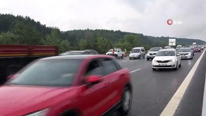 Bolu’da tatilcilerin dönüşü trafik yoğunluğuna neden oluyor