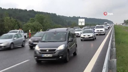 Bolu'da tatilcilerin dönüşü trafik yoğunluğuna neden oluyor