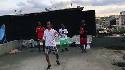 Ils vont faire une très belle chorégraphie. Admirez !