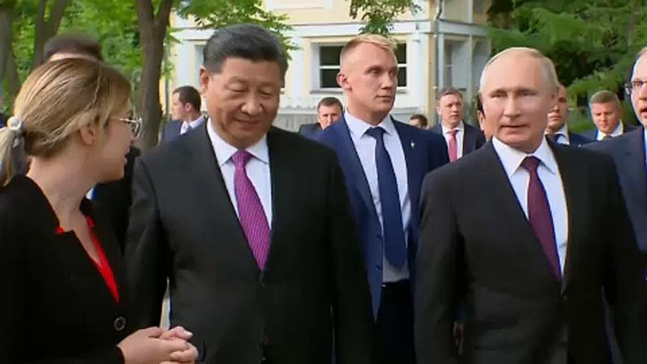 Russland bekommt zwei Pandabären aus China
