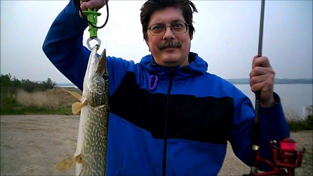 MCH 96 FISHING HOLE GULL LAKE ALBERTA CANADA.