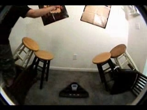 Jouer avec des balles de ping pong